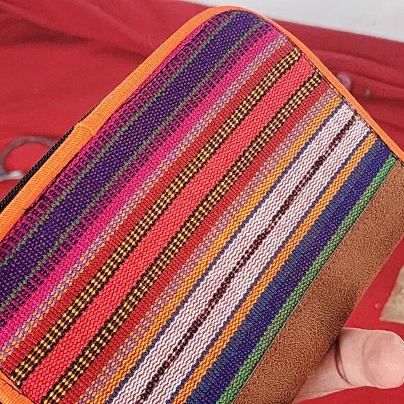 JL Brand Duo Pattern Aztec Stripe Embroidered Leather Zip Hand Strap Wallet OPB - Picture 16 of 16